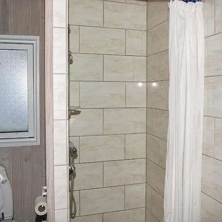 Сasa de vacaciones Stunning In With Kitchen *