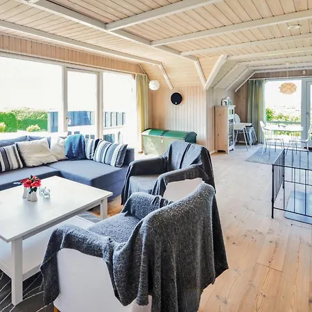 Stunning In With Kitchen Сasa de vacaciones Ebeltoft