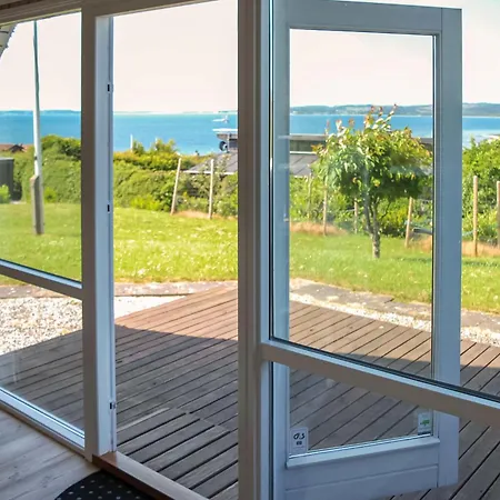 Сasa de vacaciones Stunning In With Kitchen *