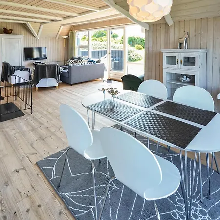 Сasa de vacaciones Stunning In With Kitchen